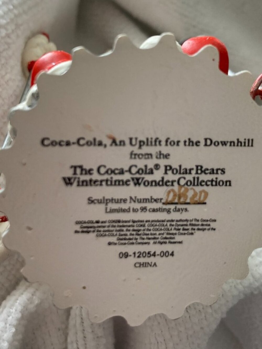 4 Wintertime Wonder Collection polar bear figurines from the Hamilton Collection - Picture 9 of 9